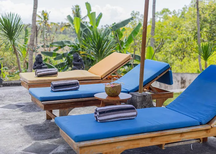 Lodge Ume Sari Nusa Batumadeg
