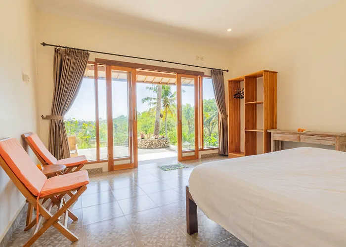 Ume Sari Nusa Lodge Batumadeg